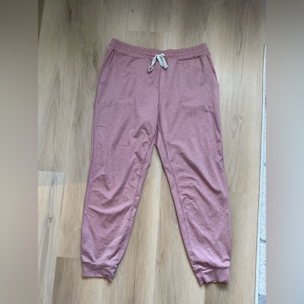 Vuori dream knit performance jogger 7/8ths